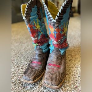 Ariat “Quincy” boots.